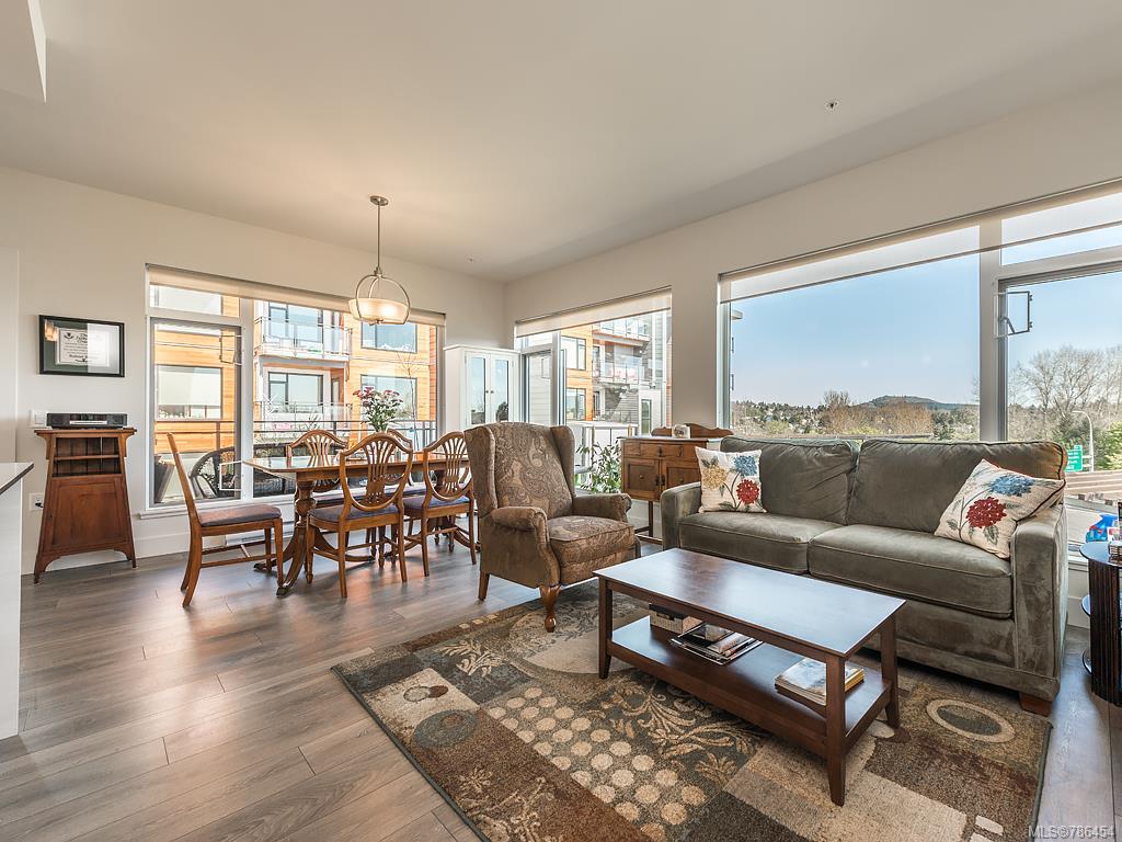 203-3811 Rowland Ave, Saanich