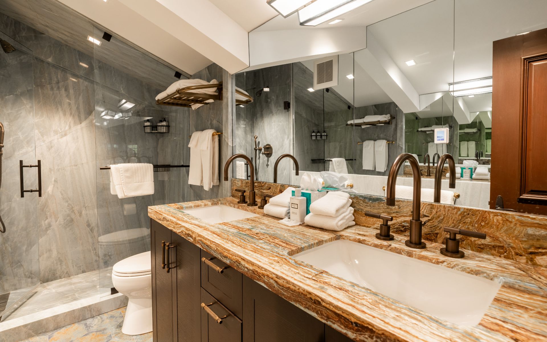 The Lodge at Vail Condominiums #521
