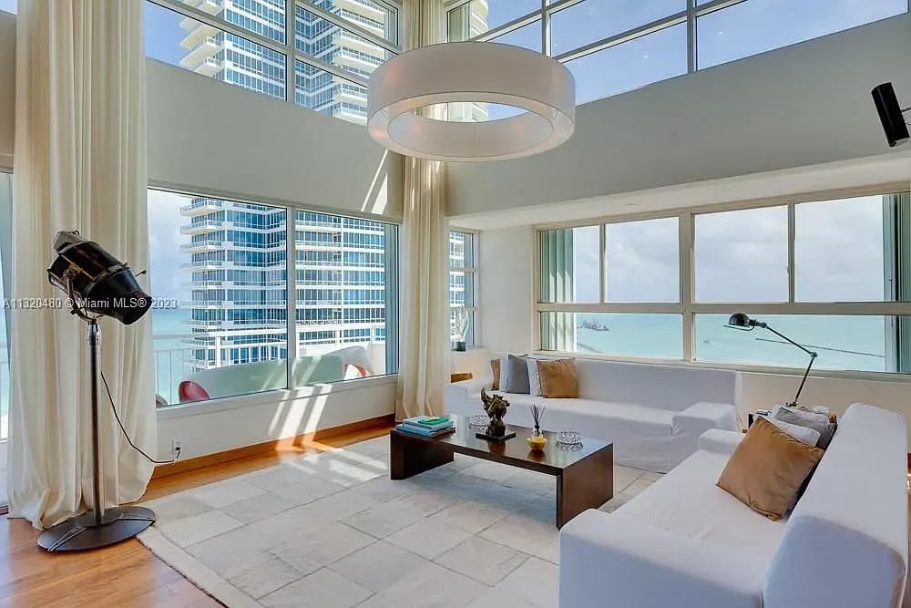 400 South Pointe Drive Apartment 2404