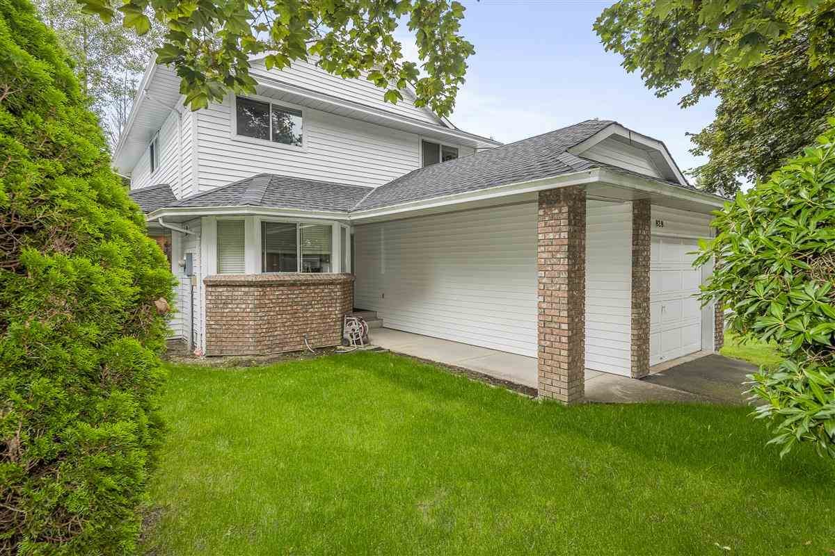 828 Porteau Pl