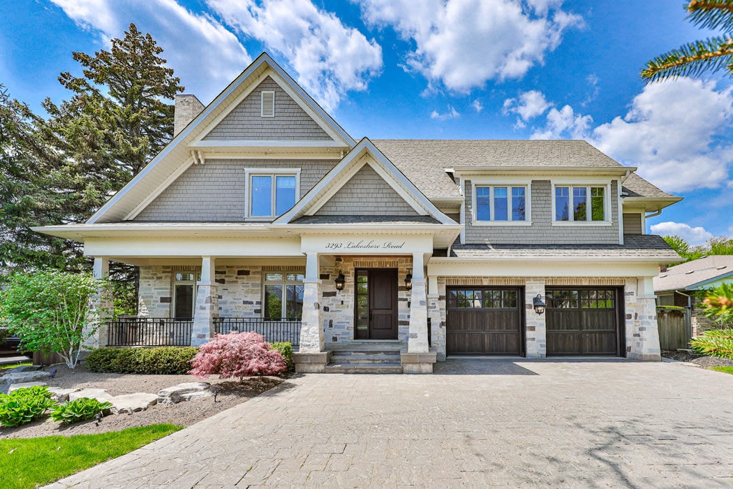 3293 Lakeshore Road 