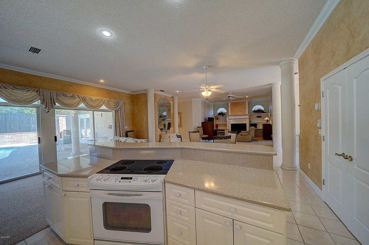 138 PALM GROVE Boulevard