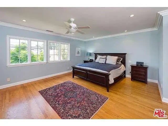 1555 Club View Dr