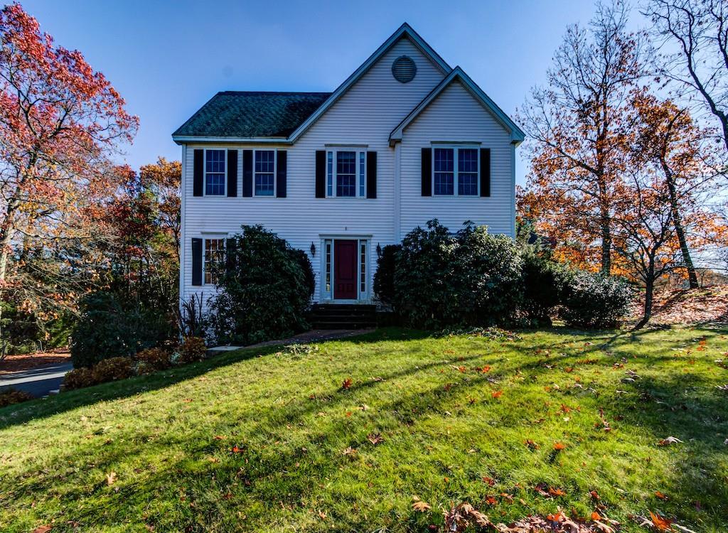 1 ROCKY WOODS RD