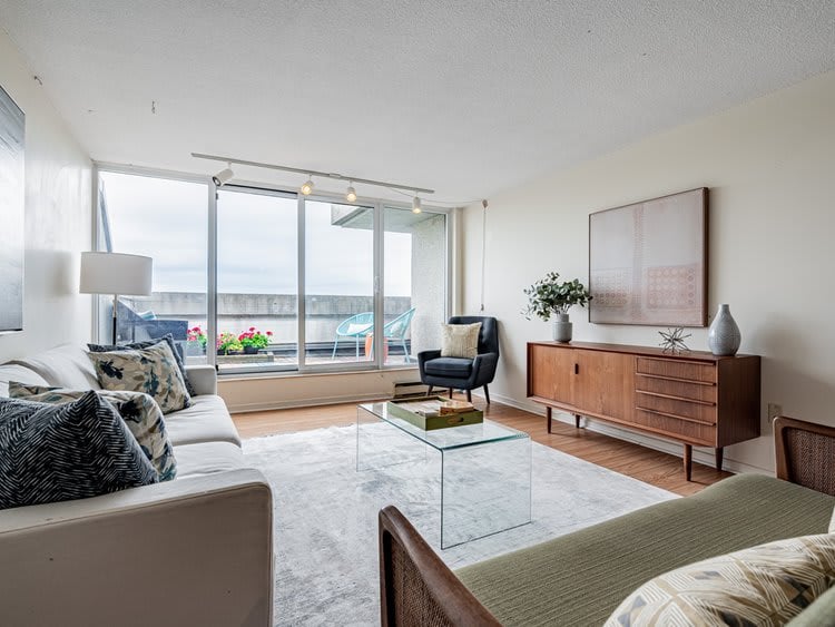 360 BLOOR ST E., #1105