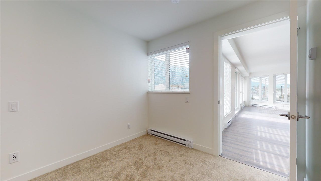 216-1365 Pemberton Ave