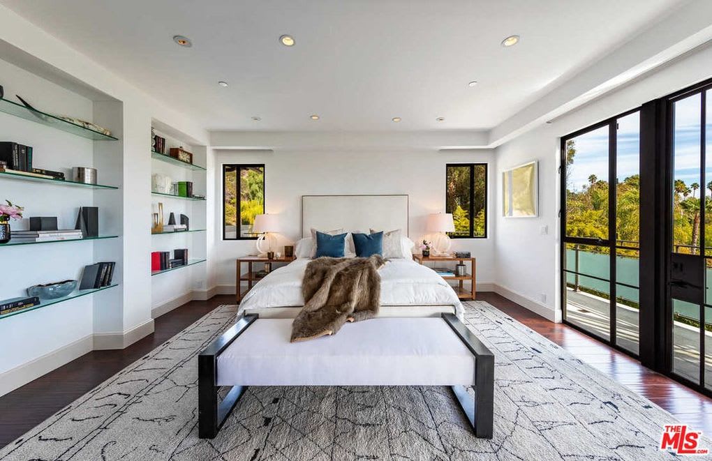 Chateau Sanctuary