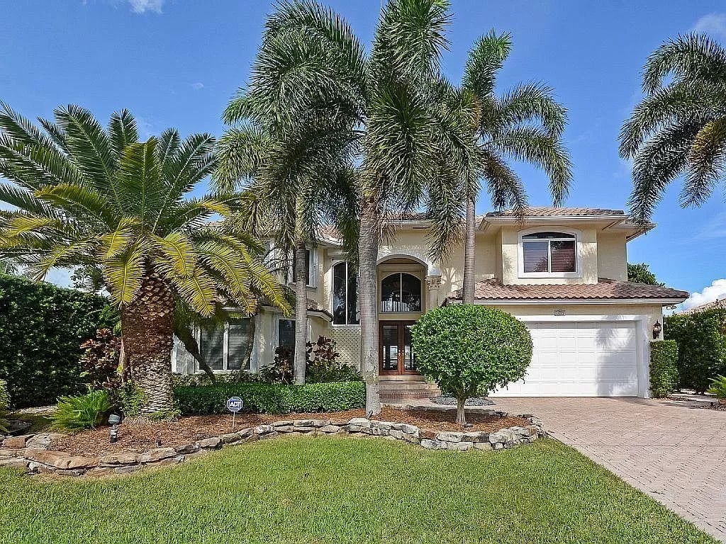 1055 Del Harbour Dr
