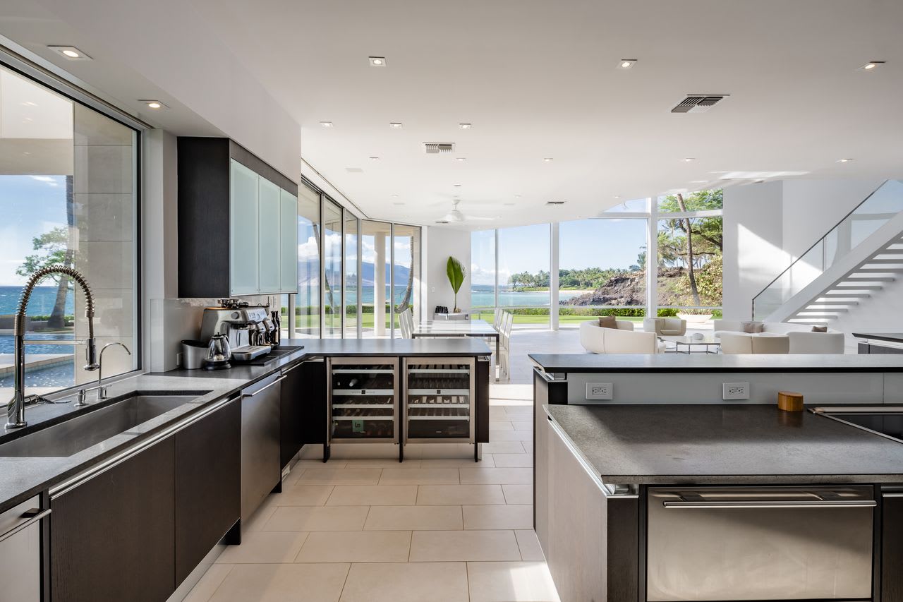 WSJ News Exclusive | In One of Maui’s Biggest Deals, Waterfront Home Sells for $32.67 Million