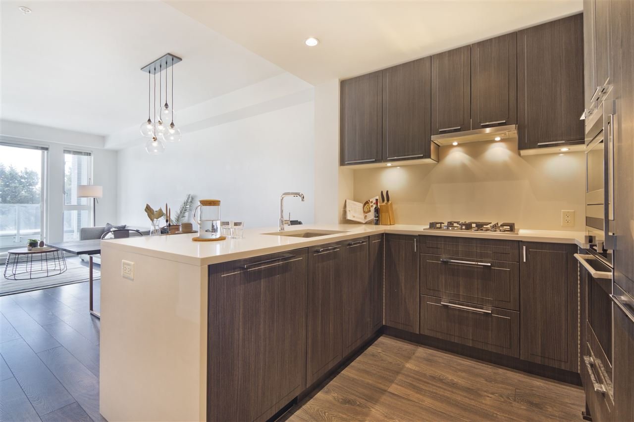 501-6633 Cambie St