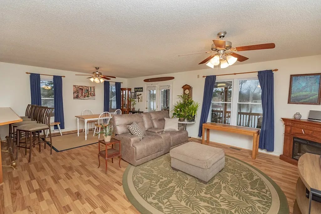 739 Vincent Ln