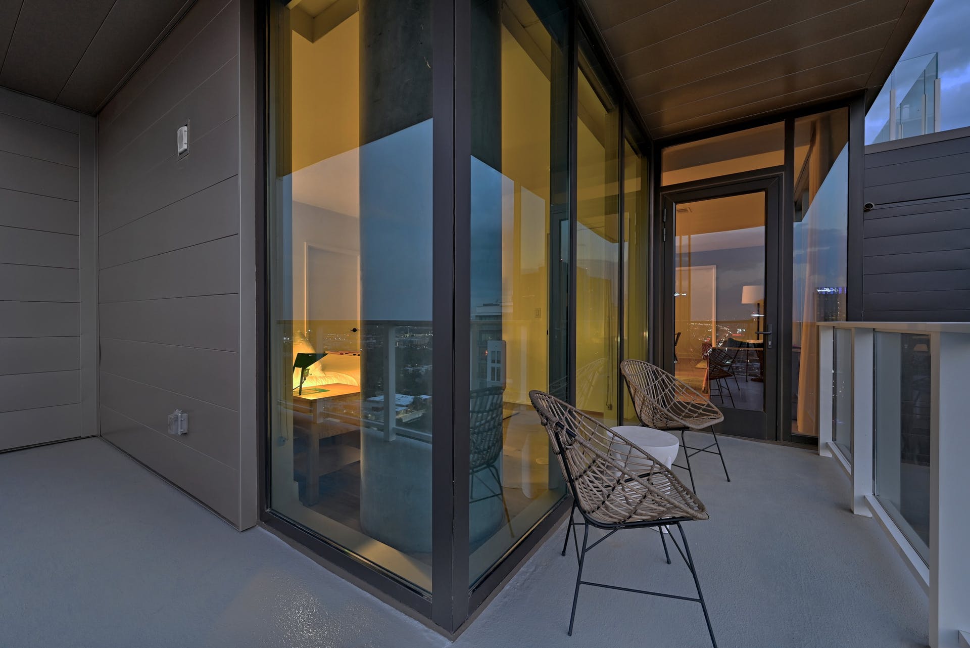 48 East Avenue #3201