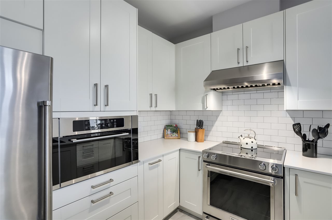 414-83 Star Cres