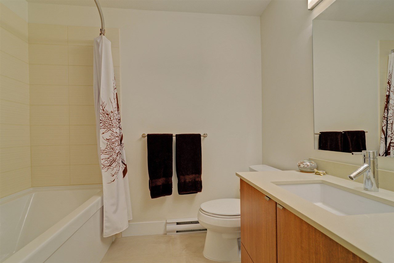 124-735 W 15th St