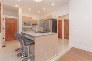 919 Selkirk Ave