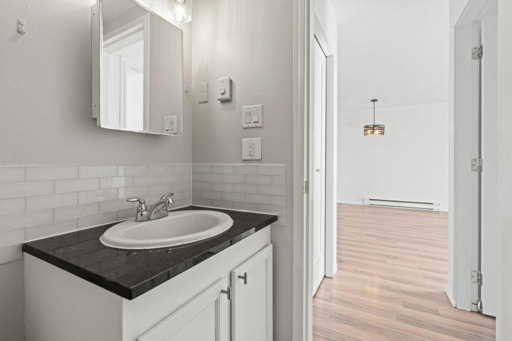 318-3304 35 Ave