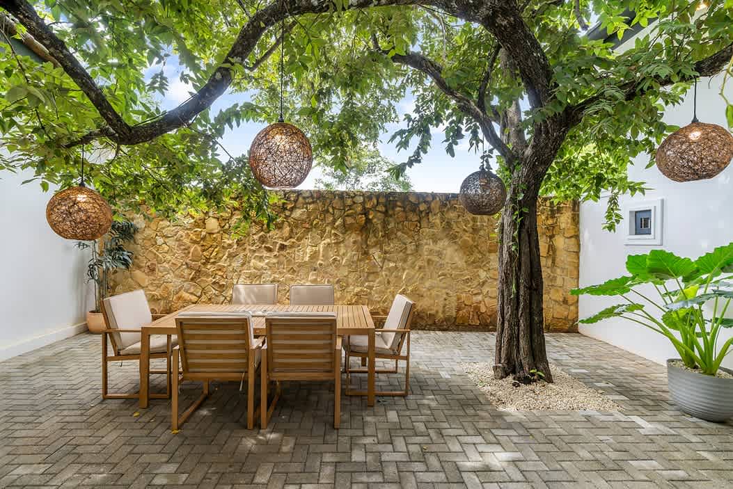 Casa Eloisa | 4 Bedroom Contemporary Home in Hacienda Pinilla