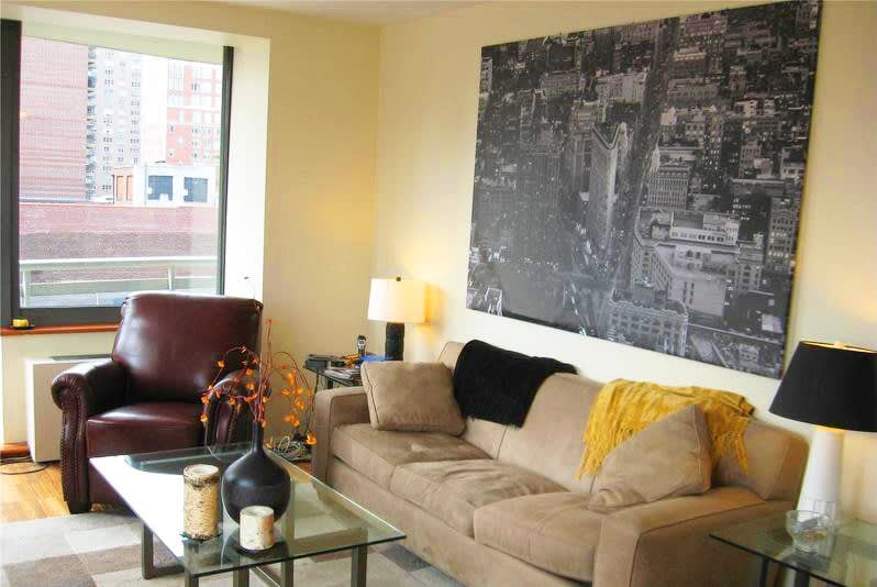300 E 85th St, #902