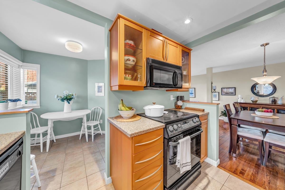 107-3875 W 4th Ave