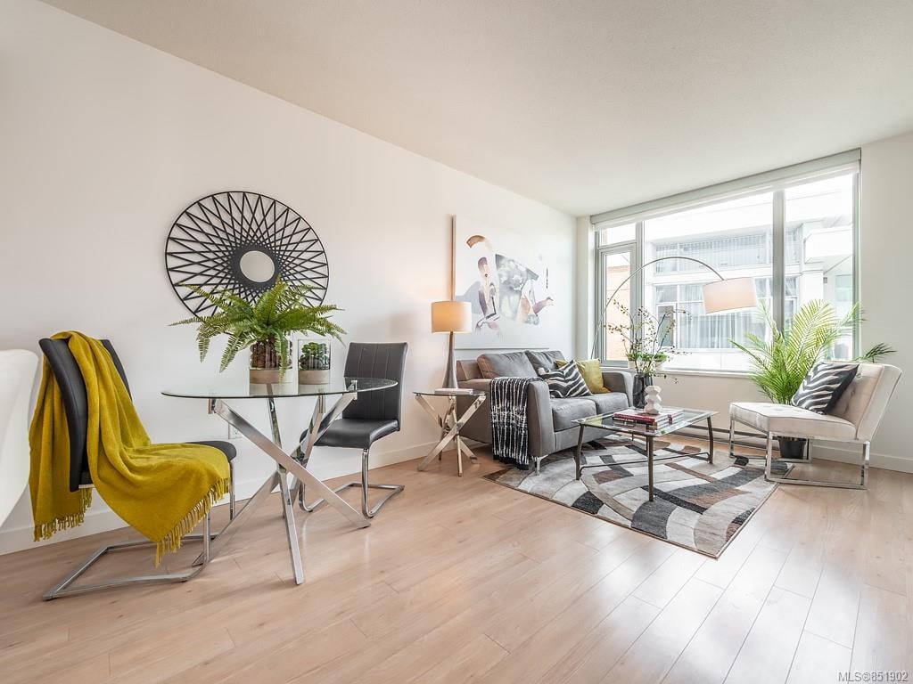 404-646 Michigan St