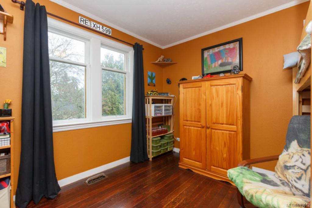 3925 Glanford Ave, Saanich