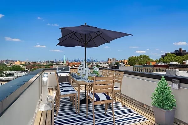 1390 Putnam Avenue Unit: 2R