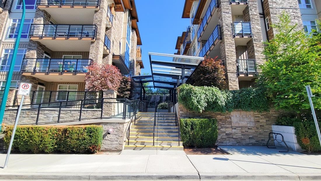 212-2465 Wilson Ave