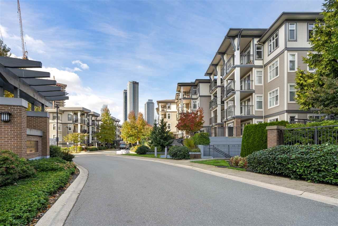 428-4833 Brentwood Dr