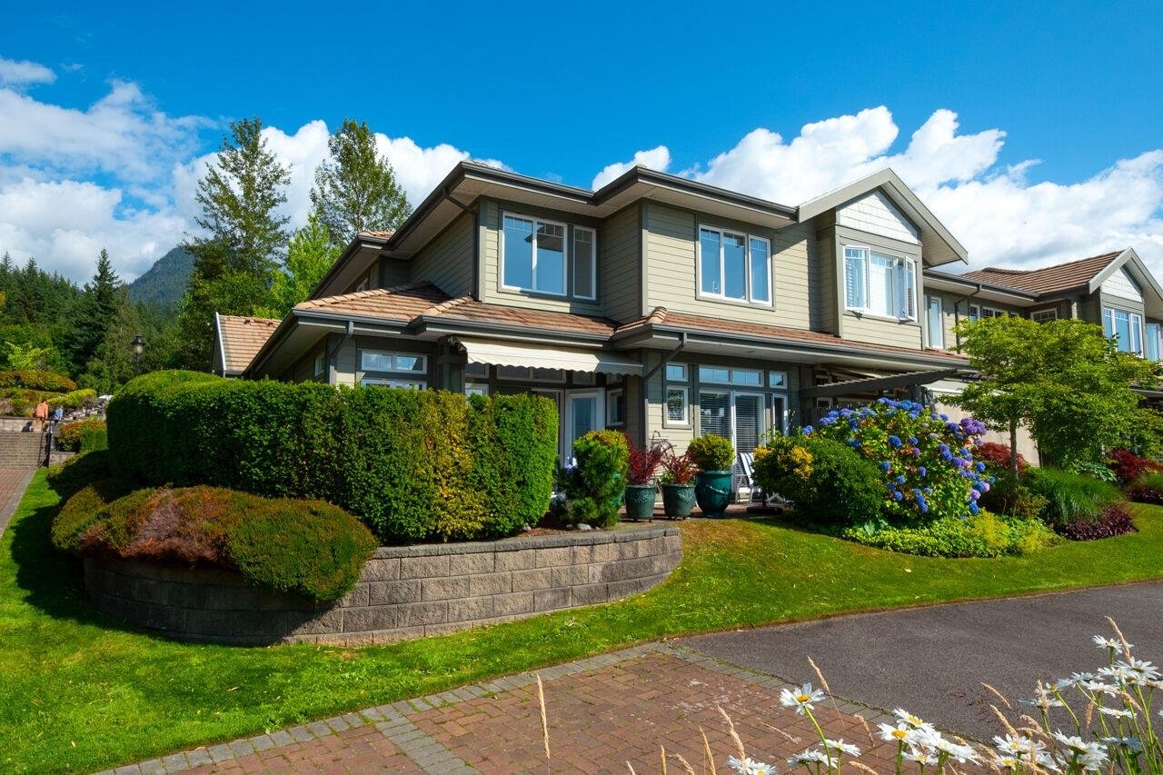 15 Beach Dr