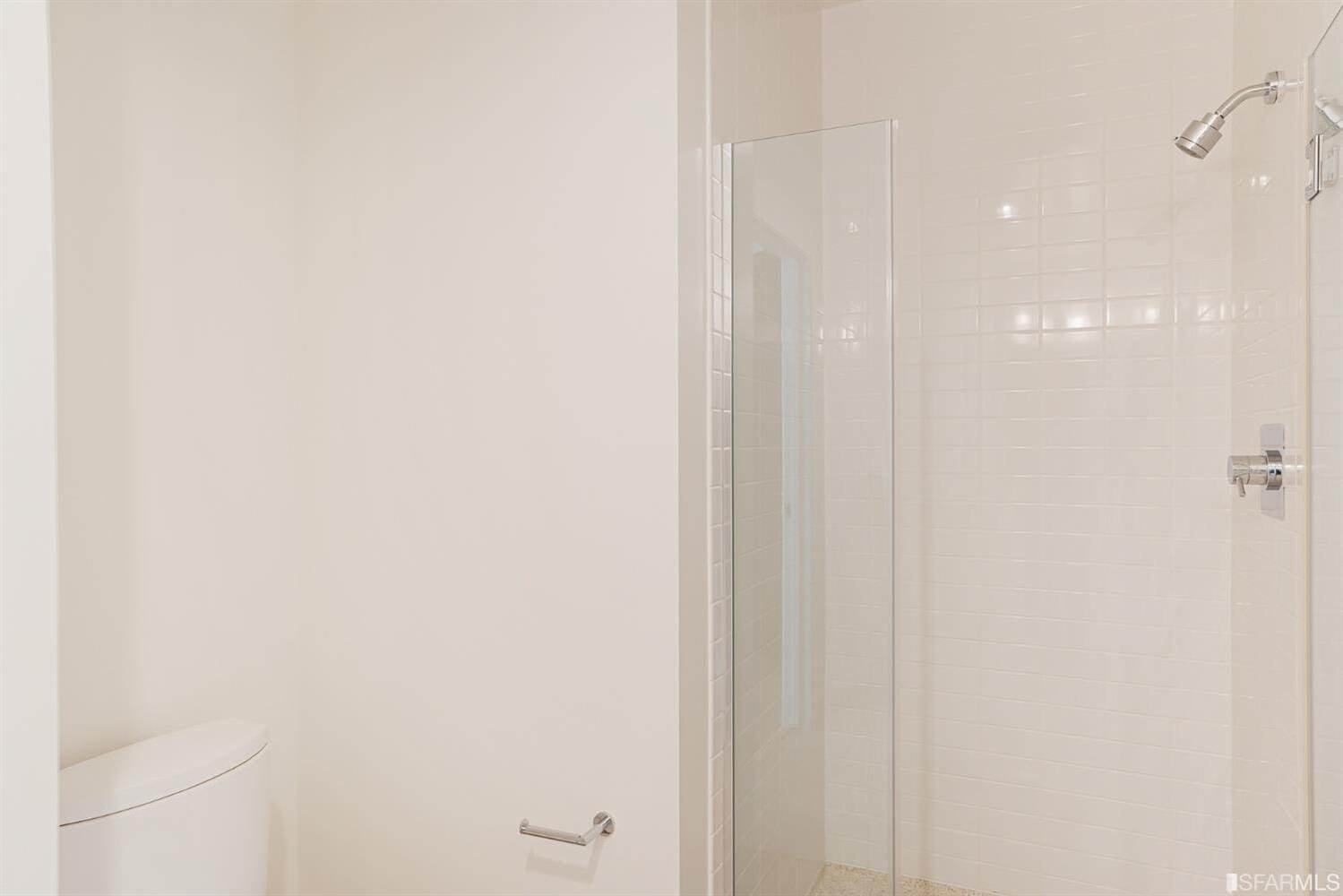 Renovated Park Terrace: 2 bedroom corner home with wrap-around balcony