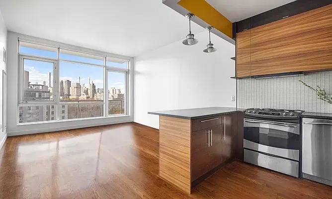 11-24 31st Avenue Unit: 7C+