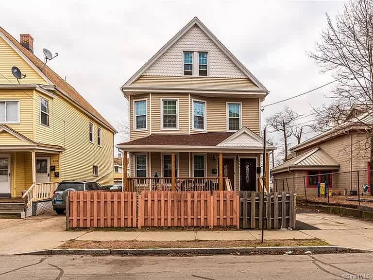 400 Newfield Ave #402
