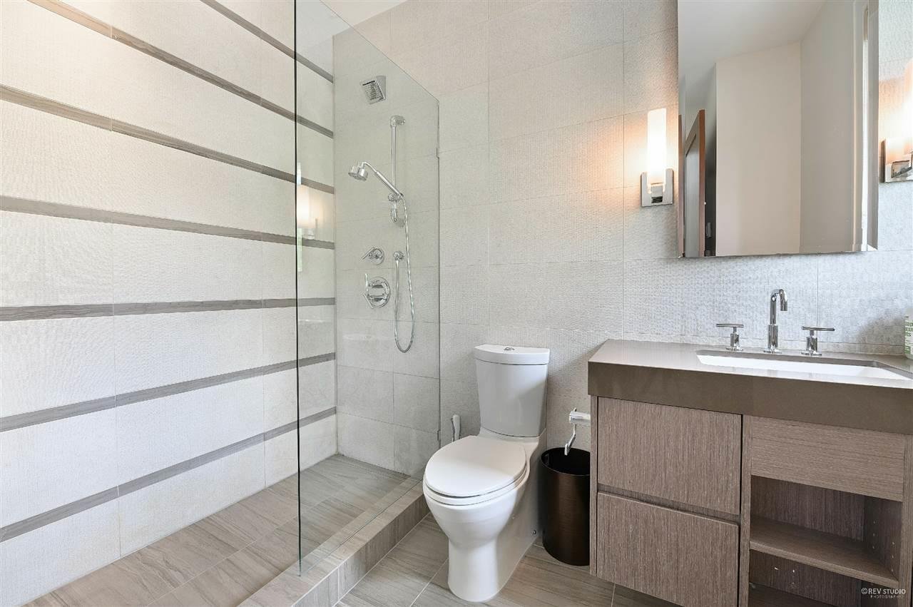 2302 Lawson Ave