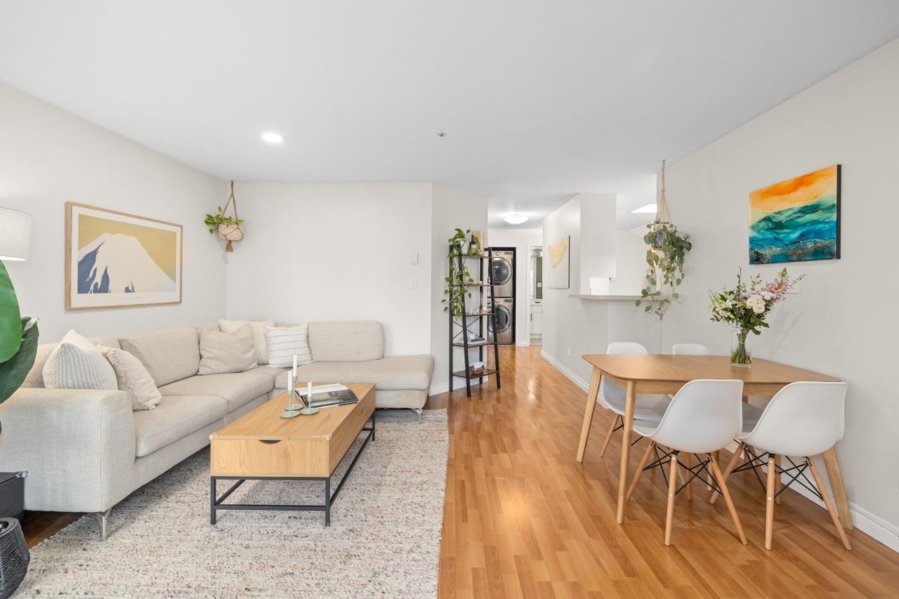 205-2212 Oxford Street, Vancouver