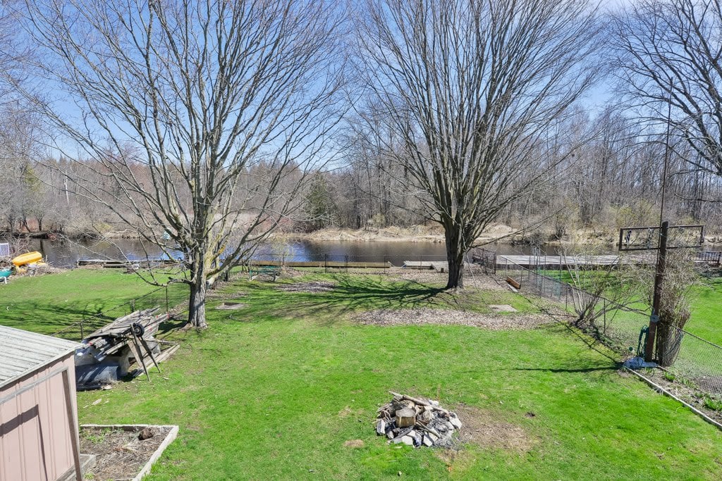 15 Lankin Blvd