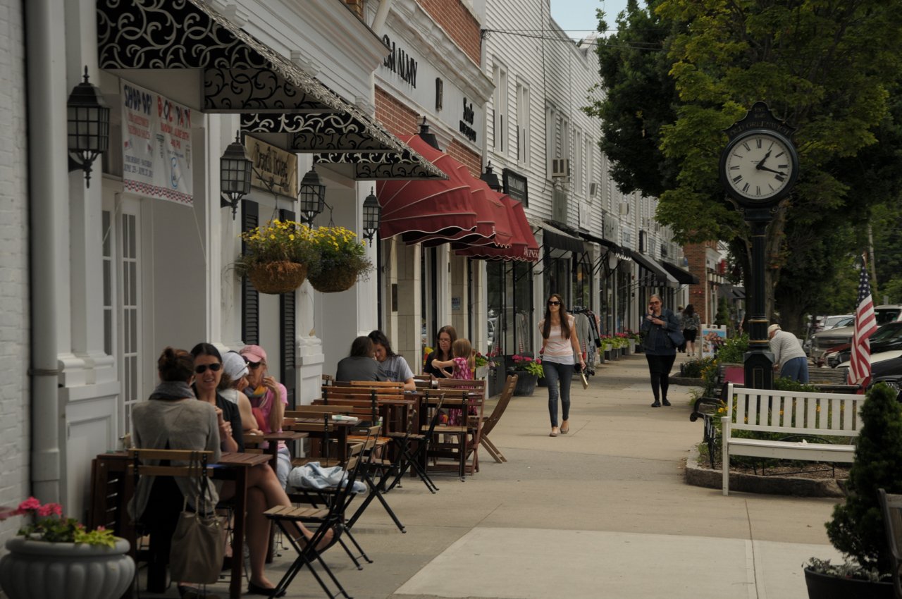 Greenwich Real Estate Delivers on “Surban”