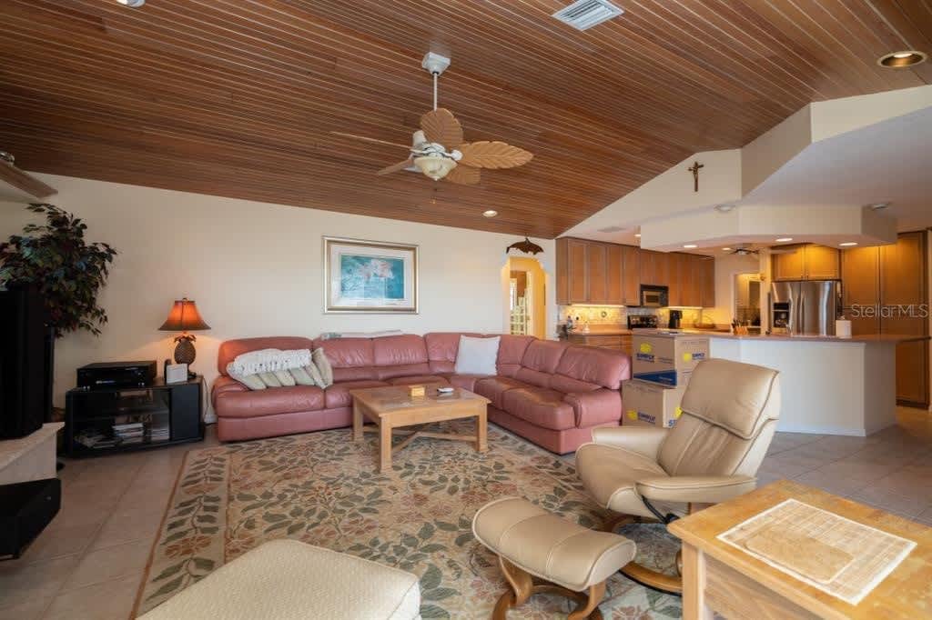 2287 Bayshore Rd