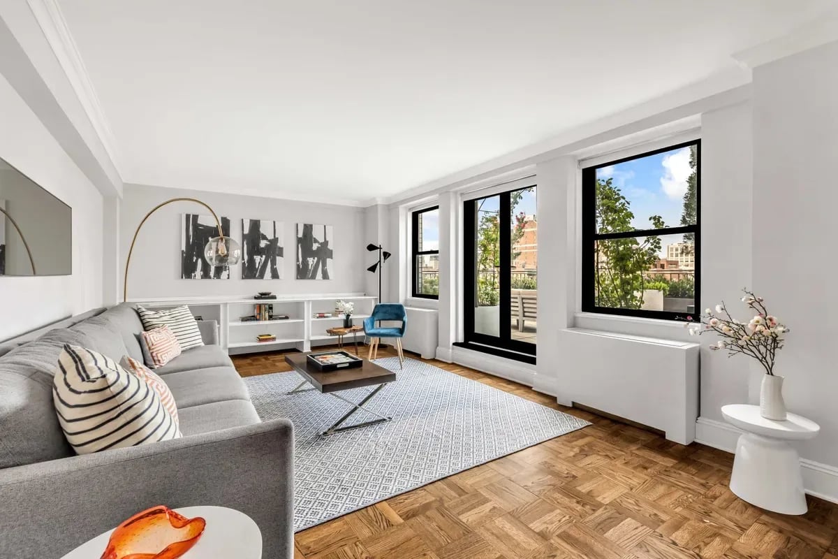 201 East 21st Street Apt 18K