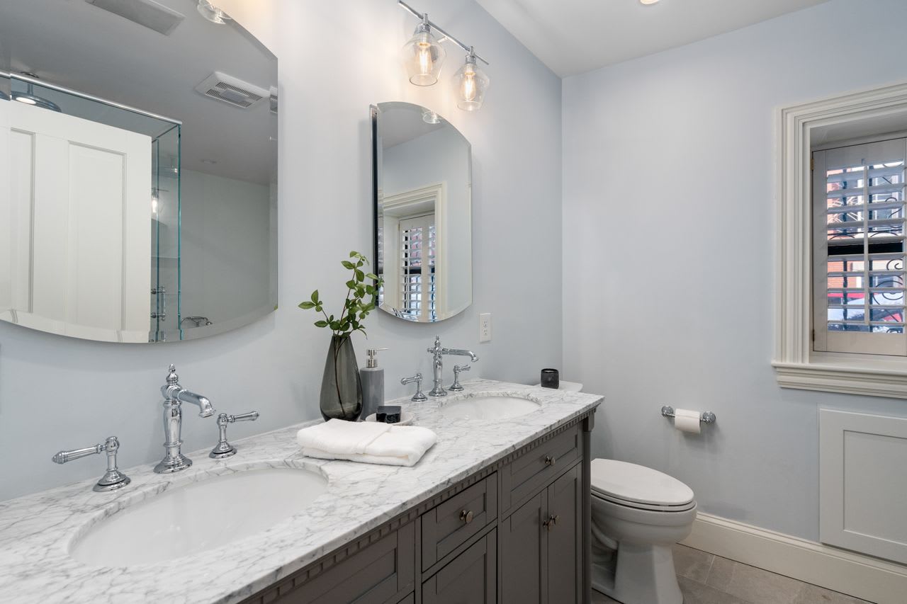 15 Monument Sq #1