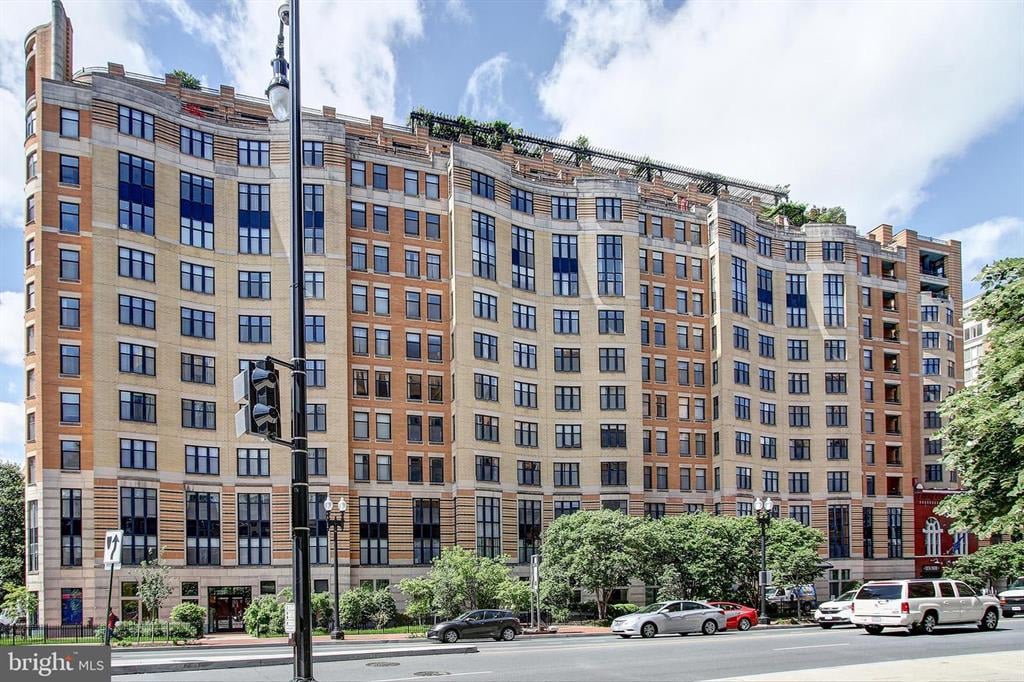 400 Massachusetts Ave NW #410
