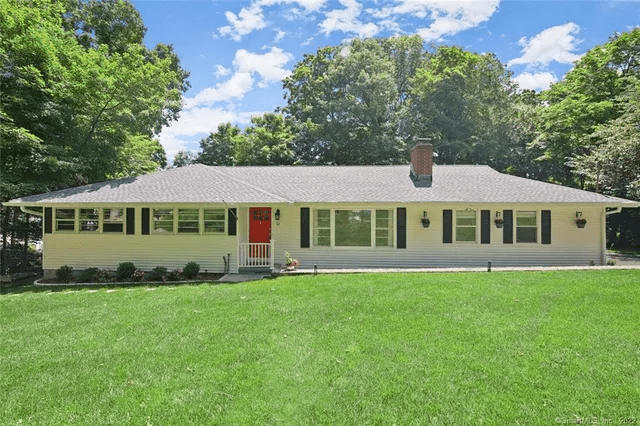 52 Apple Tree Ln