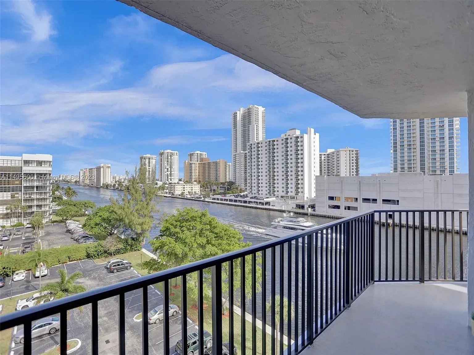 600 Parkview 721