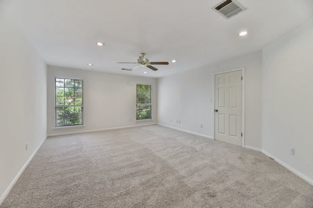 1107 Bowie Rd