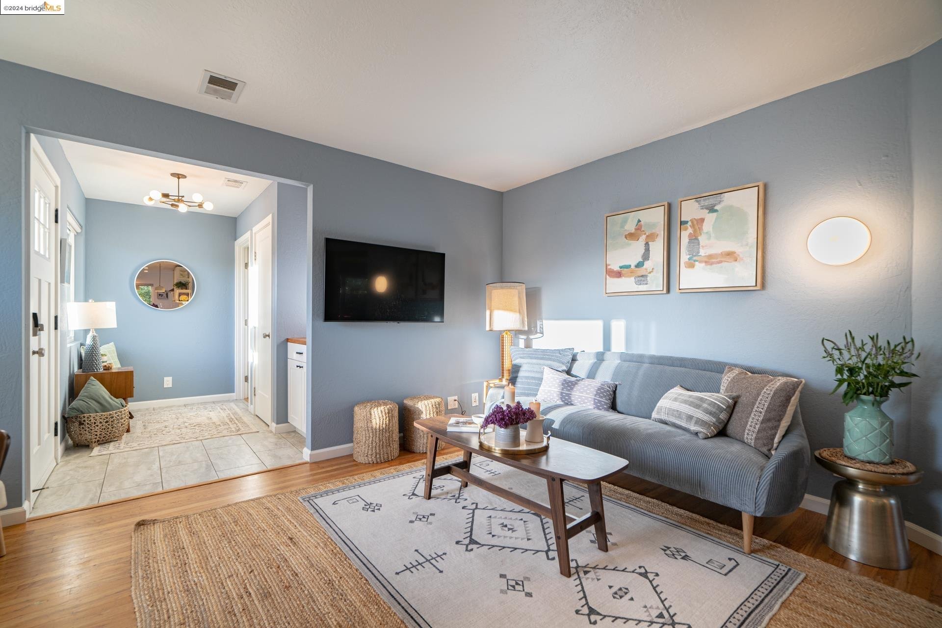 1319-1319A Curtis Ave
