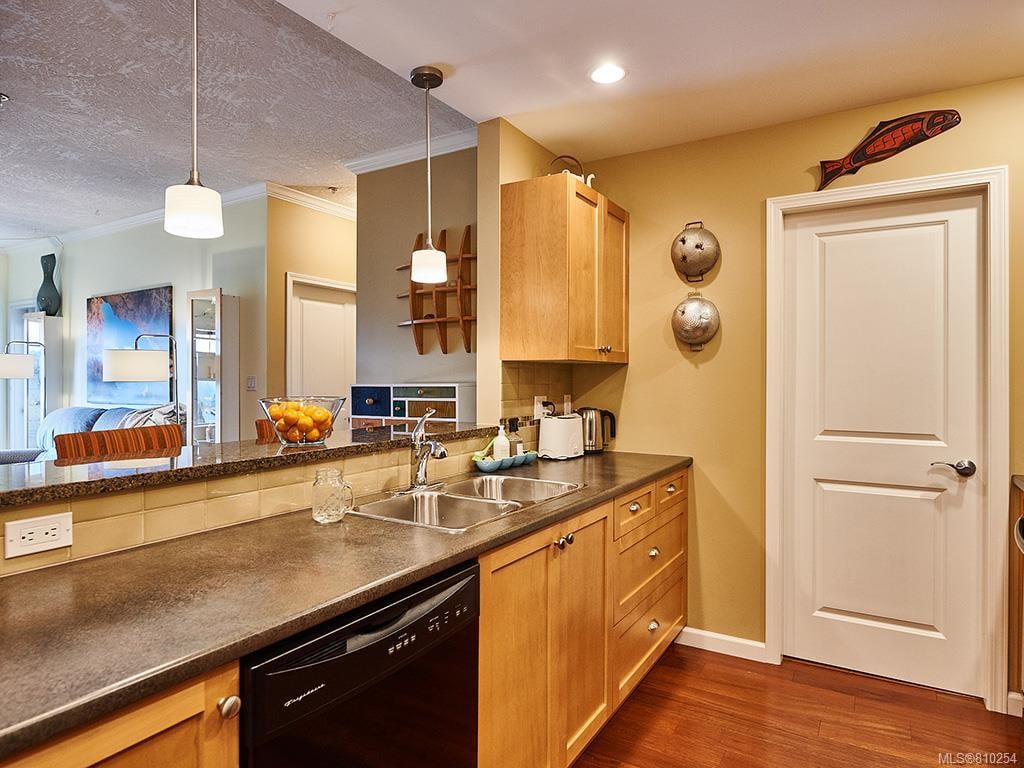 407-125 Aldersmith Pl