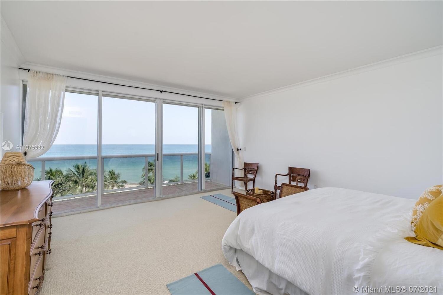 9601 Collins Ave, #505
