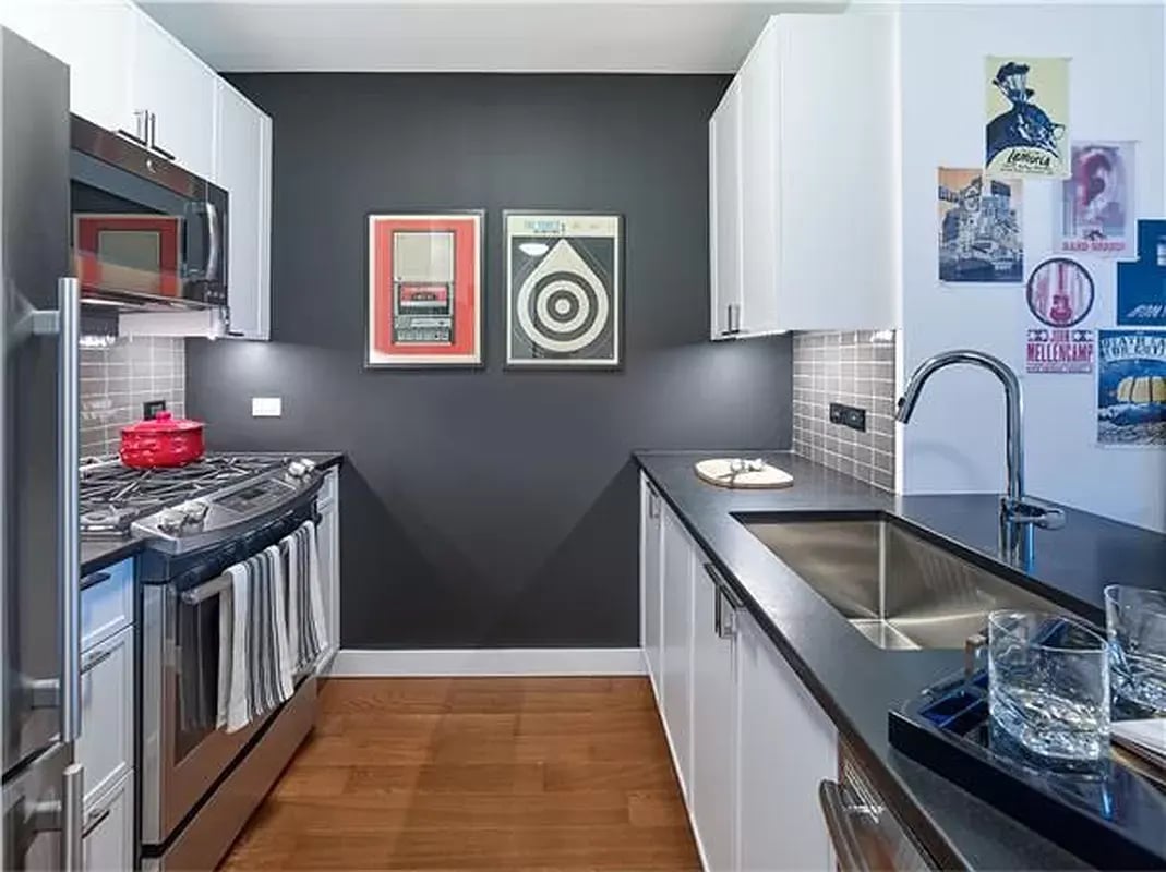 120 Saint Marks Place Unit: 1R