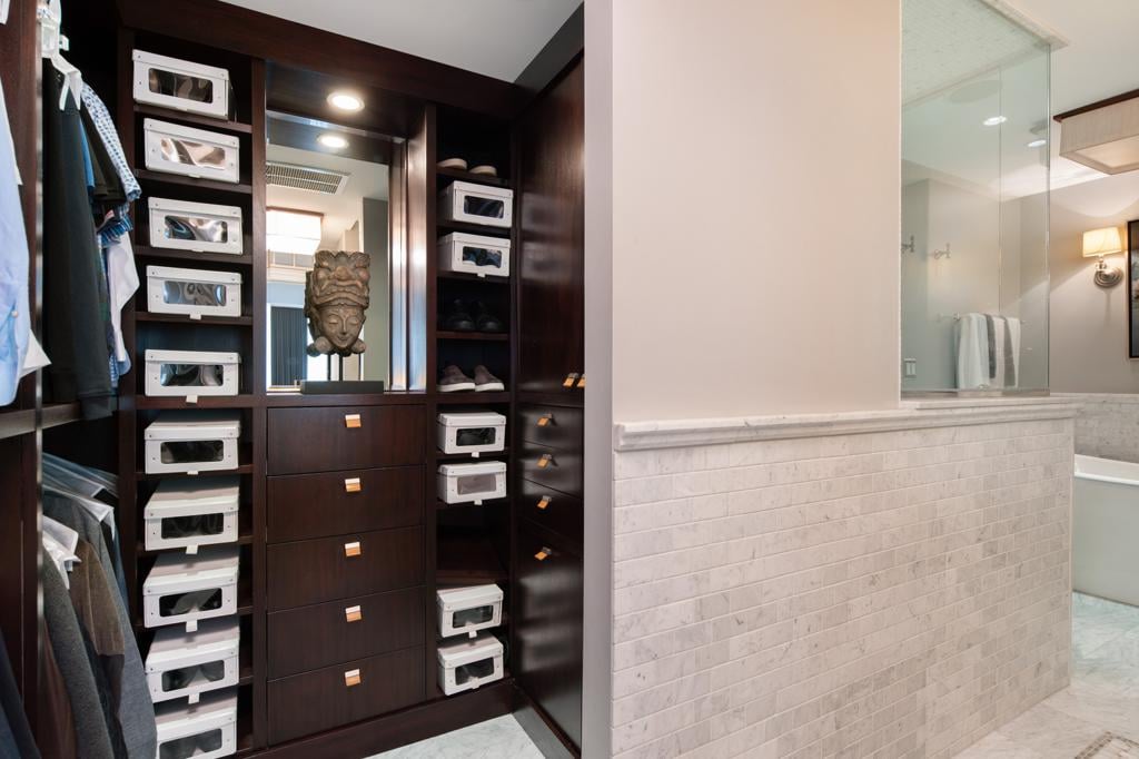 Premiere Gold Coast Condo: 1040 N. Lake Shore #18B