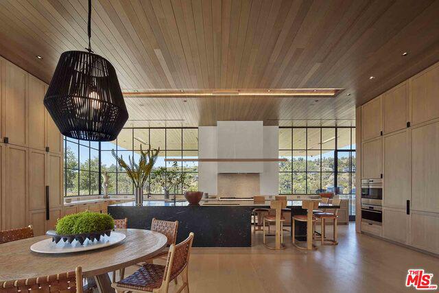 Brentwood Modern by Noah Walker AIA