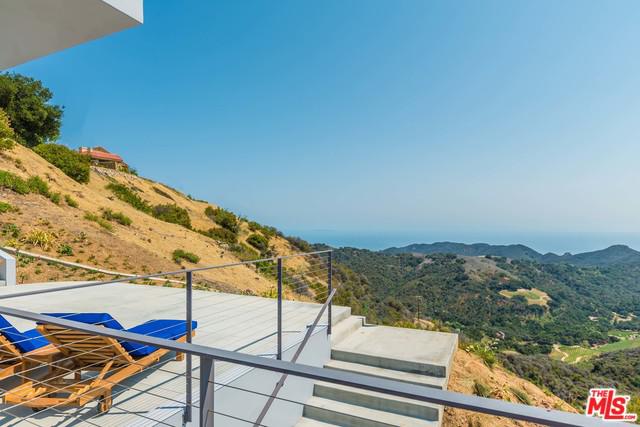 940 Latigo Canyon